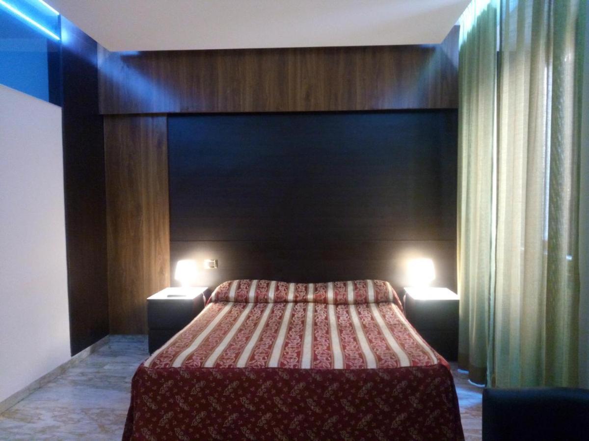 روما Hotel Milazzo المظهر الخارجي الصورة